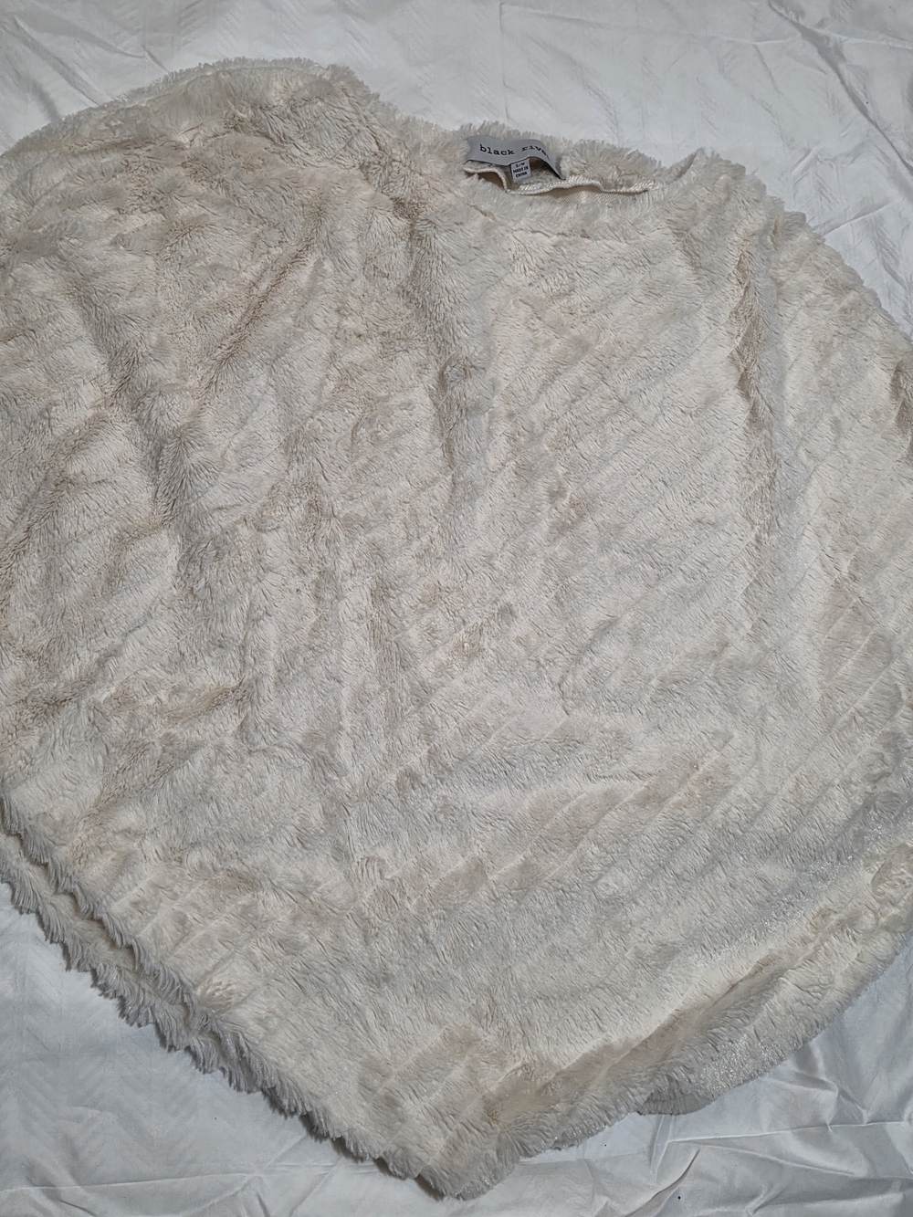 Black Rivet Ivory Plush Faux-Fur Poncho